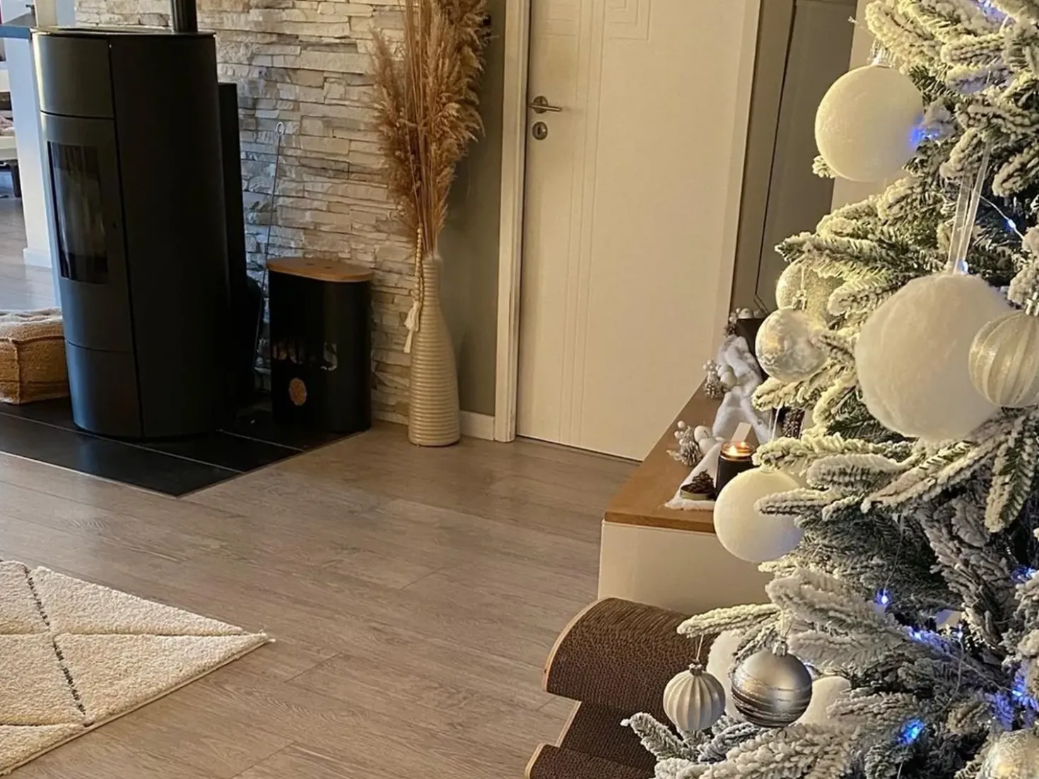 Albero natalizio innevato BASSIE 210 cm Bianco