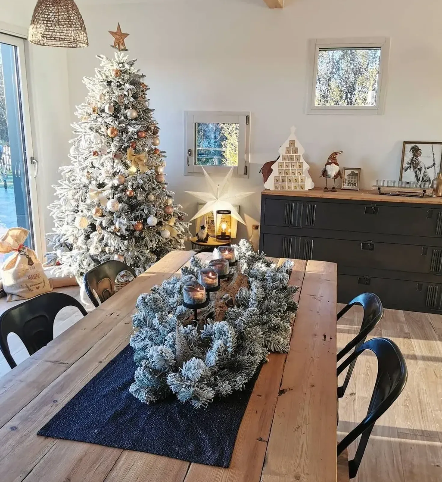 Albero natalizio innevato BASSIE 210 cm Bianco