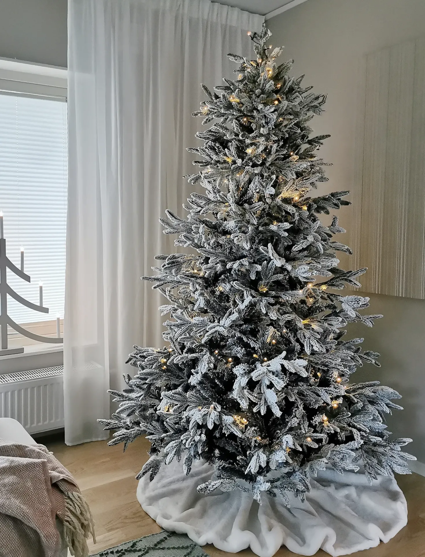 Albero natalizio innevato BASSIE 210 cm Bianco