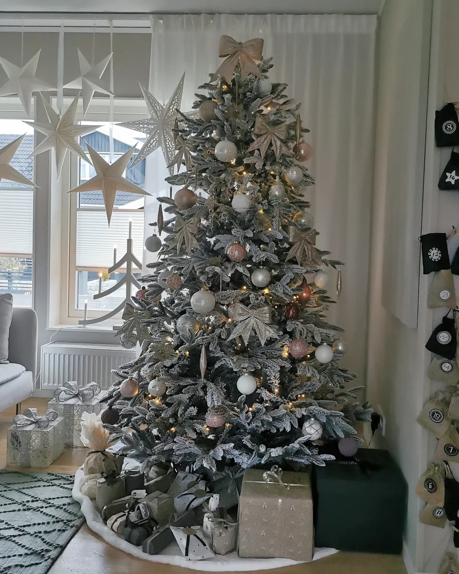 Albero natalizio innevato BASSIE 210 cm Bianco