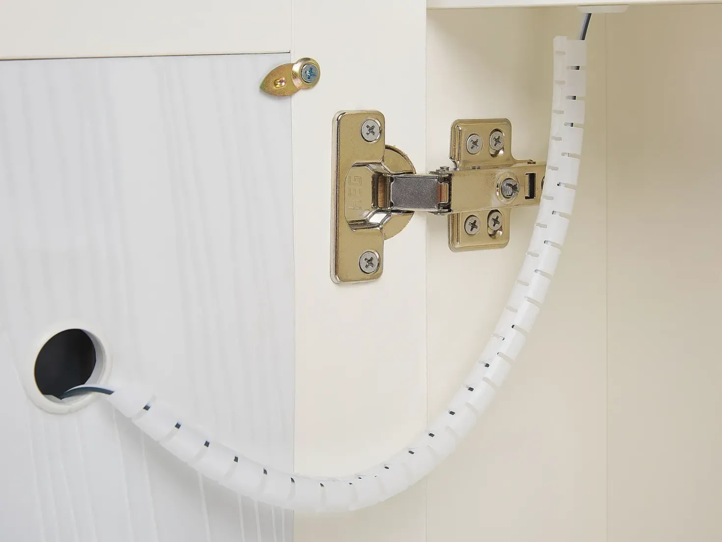 Armadio a muro per specchio da bagno LED CHABUNCO 60 cm 60 cm Bianco