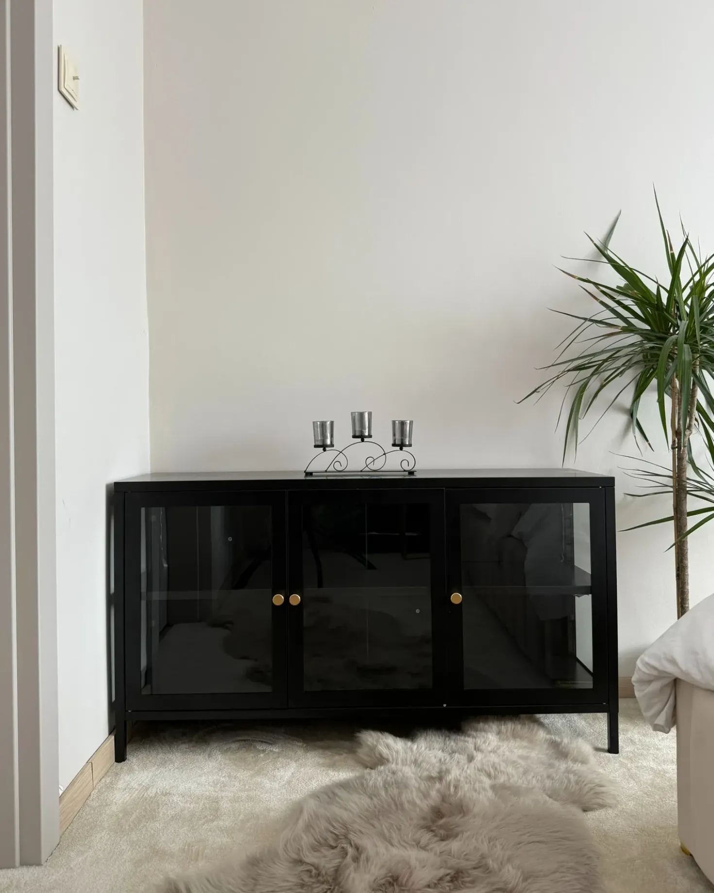 Credenza in vetro con illuminazione a LED NEWPORT Metallo 115 cm Nero