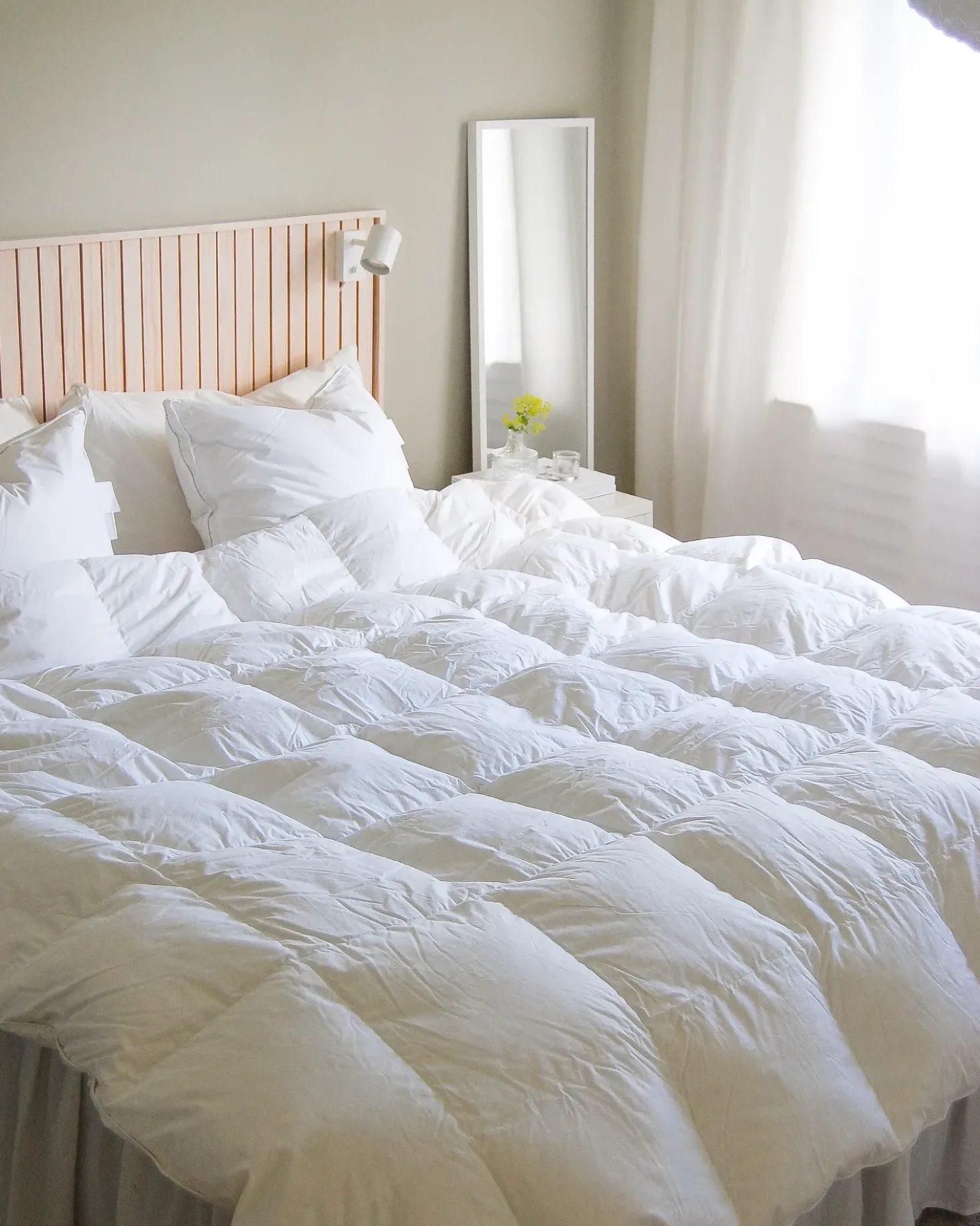 Cuscino da letto VIHREN Basso Piuma e piumino d'anatra 80 x 80 cm Bianco