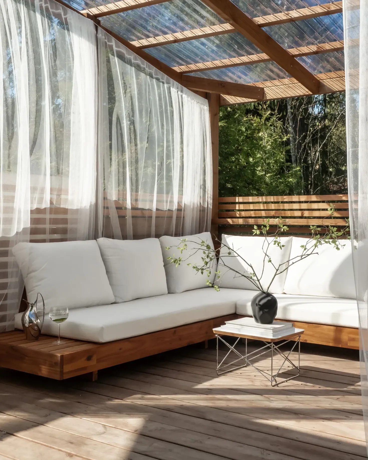 Divano angolare da giardino 5 posti MARETTIMO Lato destro Legno di acacia certificato Marrone