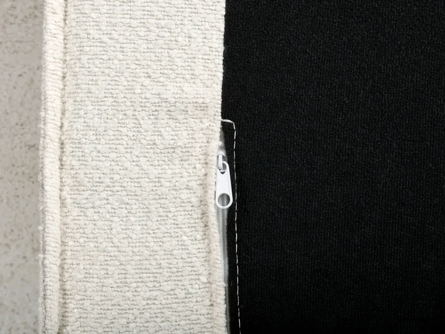 Divano angolare KOLDING Bouclé Beige chiaro con ottomana Lato Sinistro