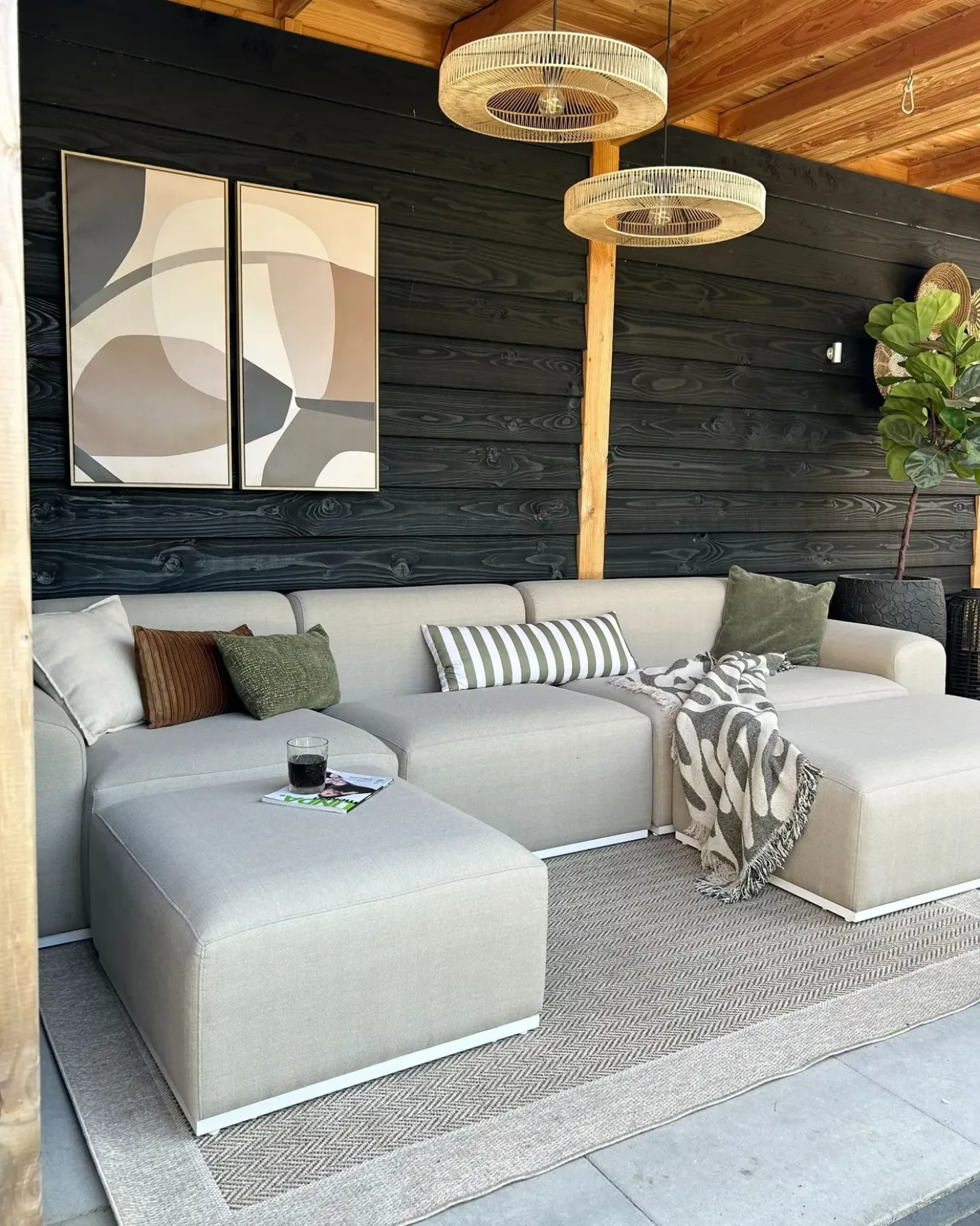 Divano da giardino con pouf 7 posti BATTIFOLLO Modulare Beige