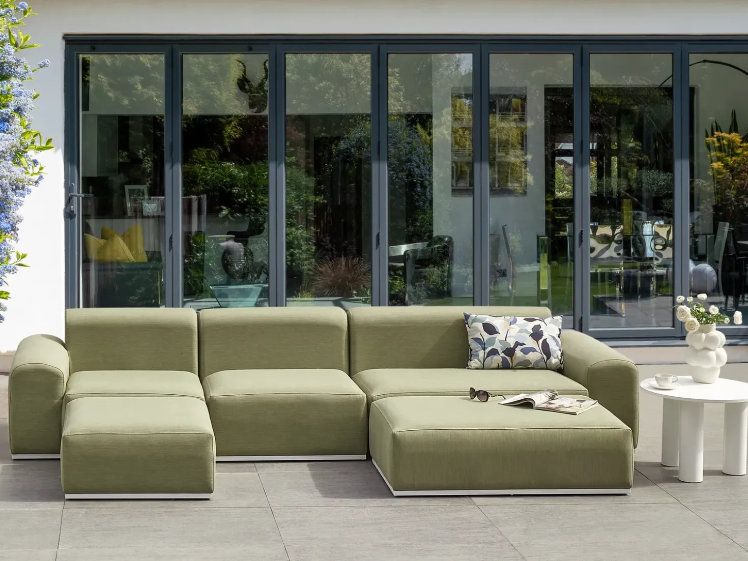 Divano da giardino con pouf 7 posti BATTIFOLLO Modulare Verde oliva