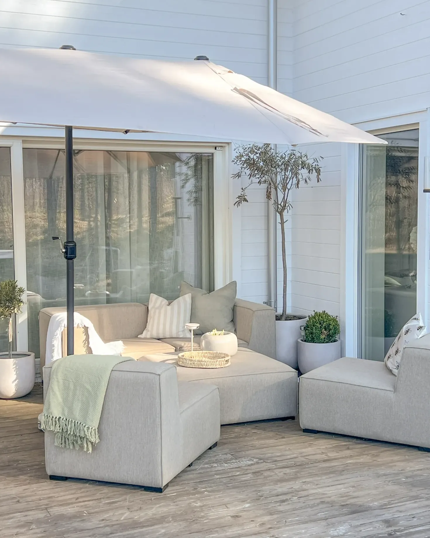 Divano da giardino con pouf 4 posti AREZZO Modulare Beige