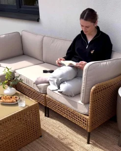 Divano da giardino con tavolo 4 posti OMEGANA Modulare Rattan sintetico (PE) Beige chiaro