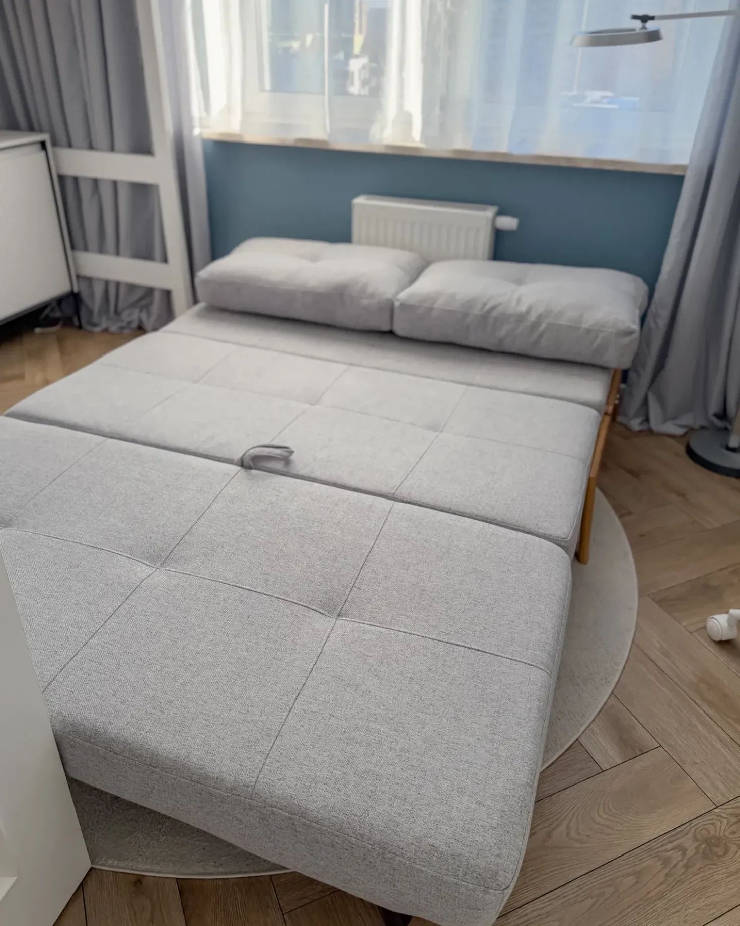 Divano letto 2 posti EDLAND Tessuto Grigio chiaro