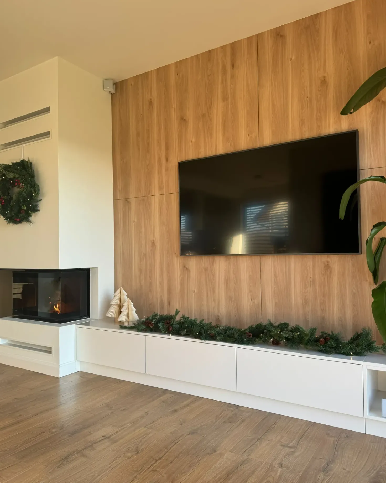Festone di Natale LED KAMERUN 270 cm Verde