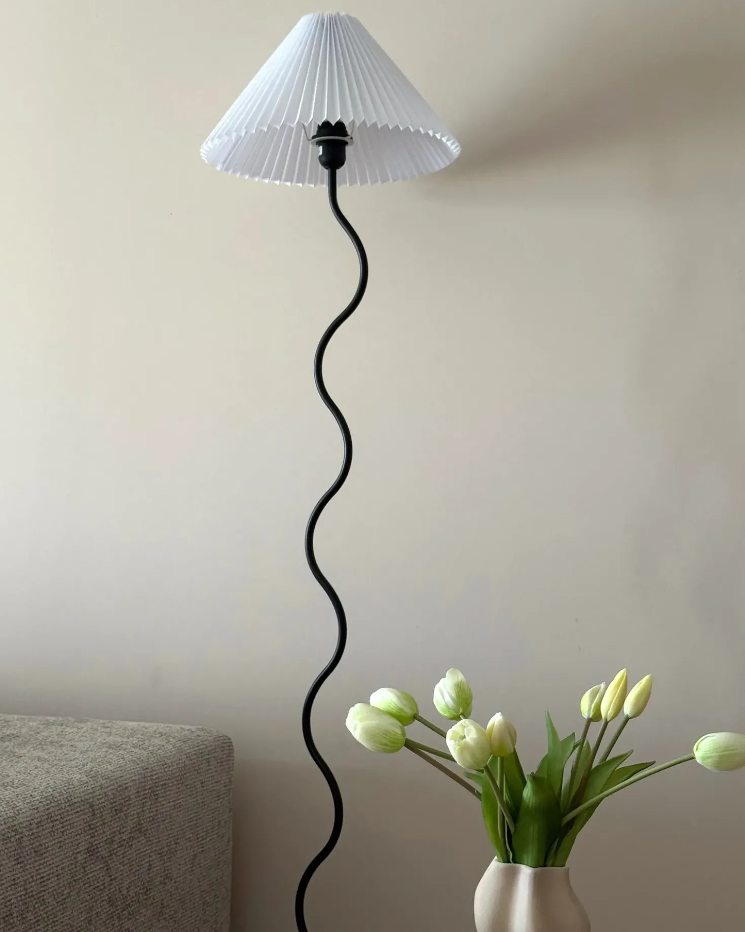 Lampada da pavimento JIKAWO Metallo Nero