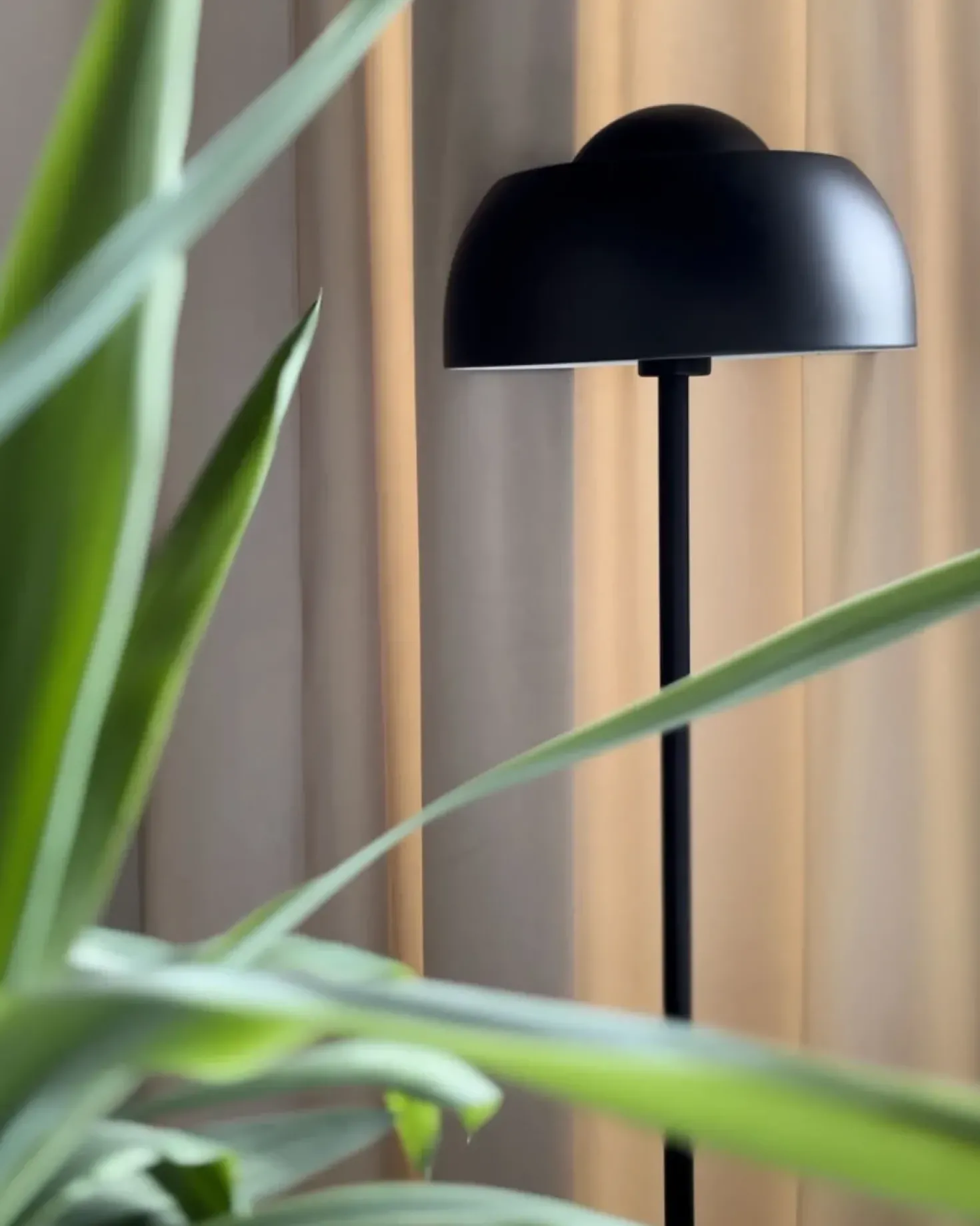 Lampada da pavimento SENETTE Metallo Nero
