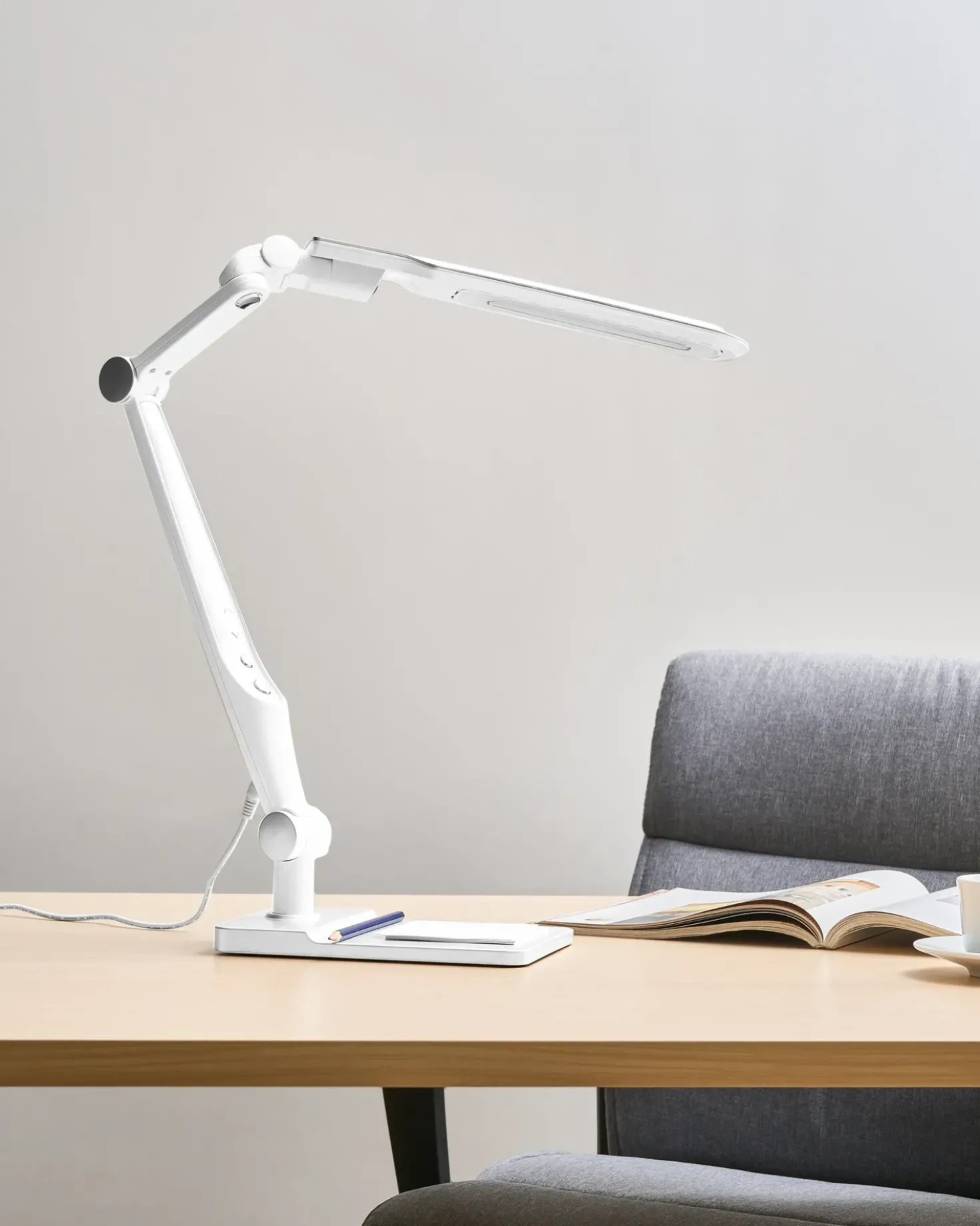 Lampada da scrivania a LED PEGASI con dimmer Argento