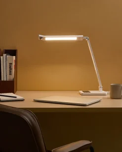 Lampada da scrivania a LED LEPUS con sensore di movimento Bianco