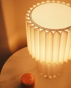 Lampada da tavolo ALFEIOS Lino Bianco