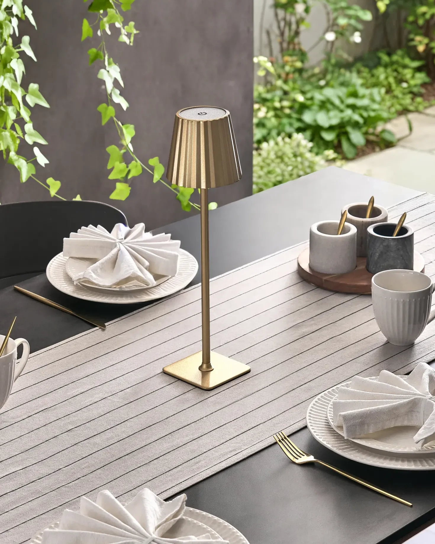 Lampada da tavolo senza fili a LED ABARO con dimmer Metallo Oro