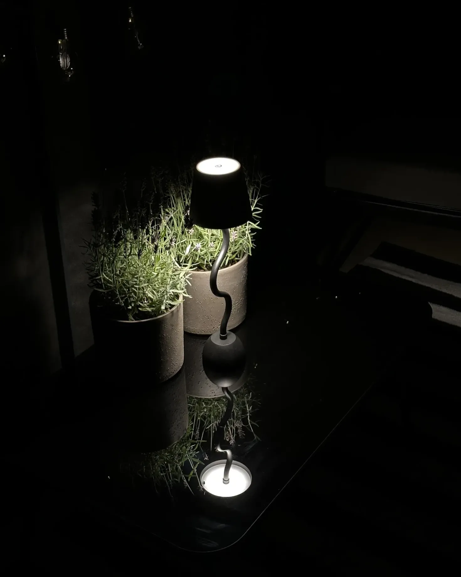 Lampada da tavolo senza fili a LED VOUGA con dimmer Metallo Nero