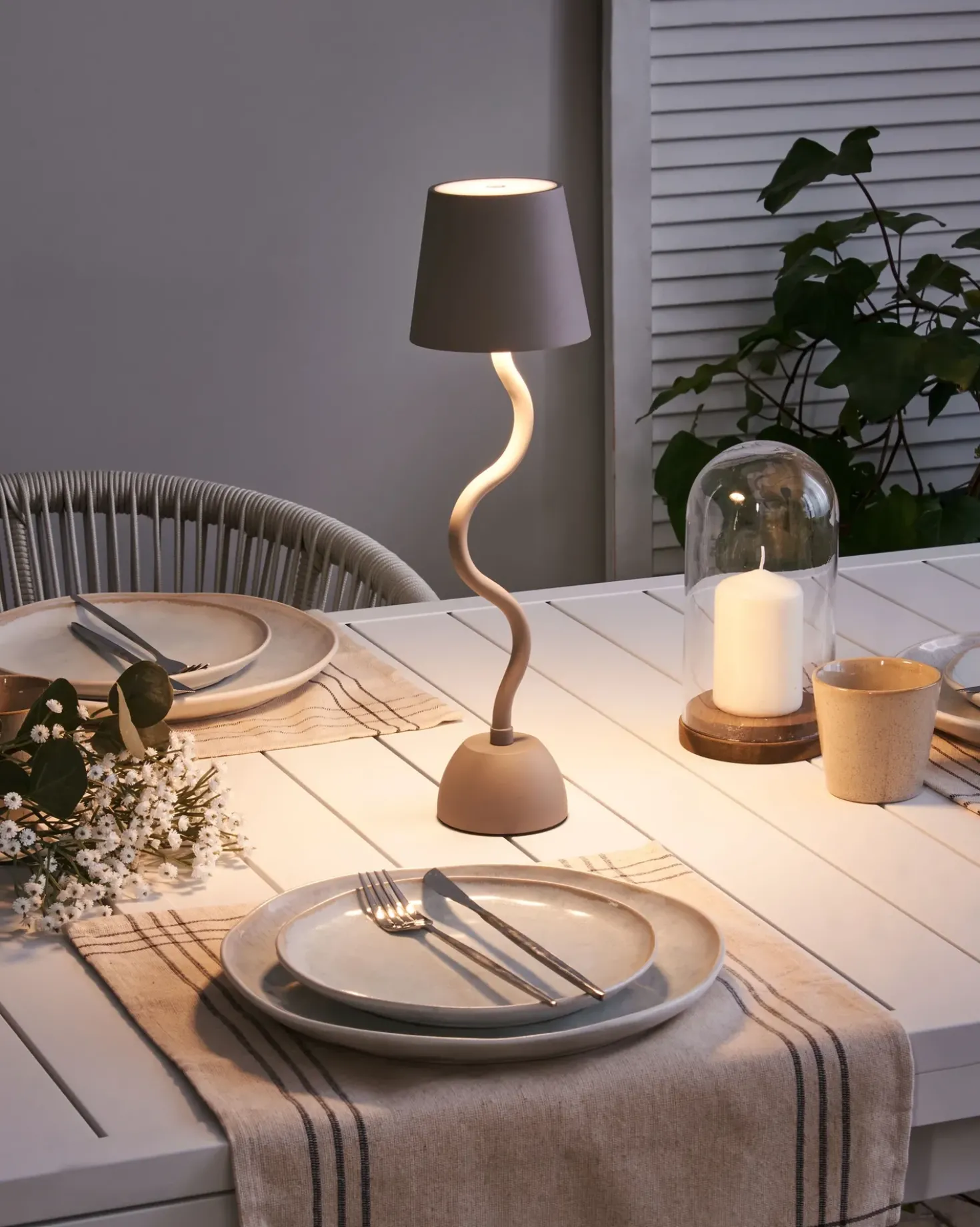 Lampada da tavolo senza fili a LED VOUGA con dimmer Metallo Beige