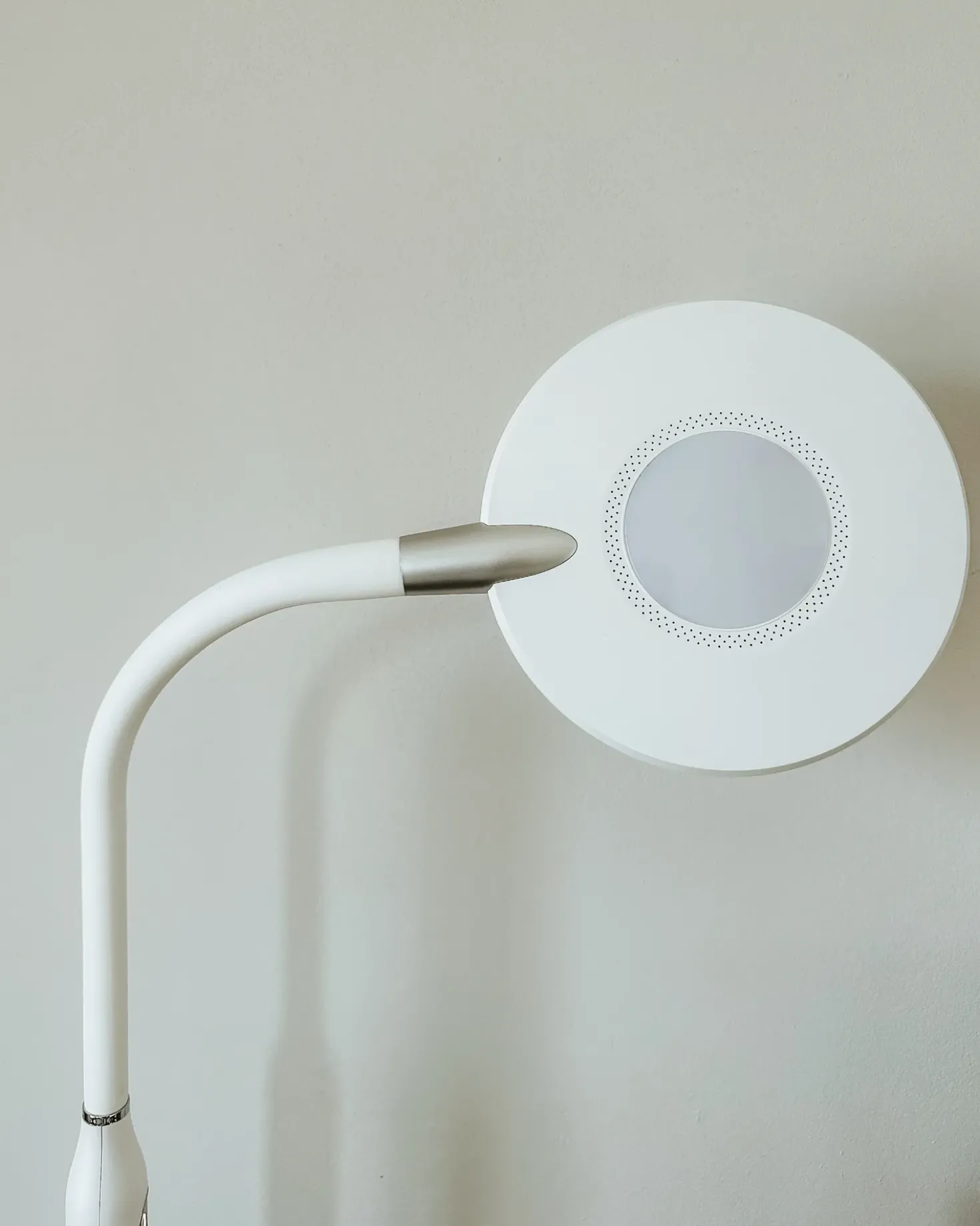 Lampada da terra a LED CASSIOPEIA con dimmer Metallo Bianco