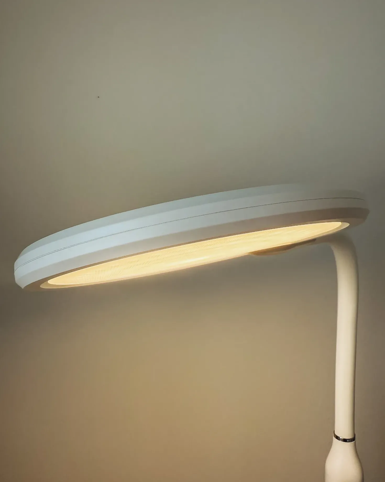 Lampada da terra a LED CASSIOPEIA con dimmer Metallo Bianco