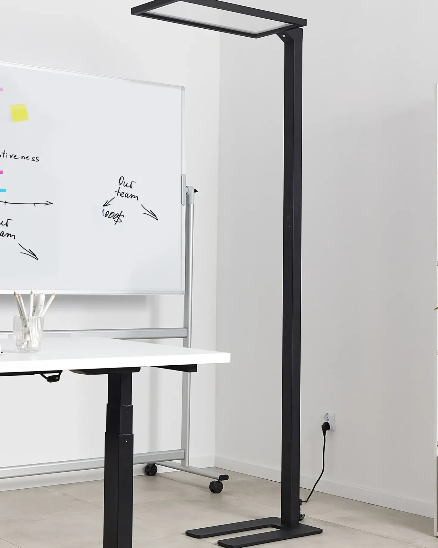 Lampada da terra a LED ORION con sensore di movimento Metallo Nero