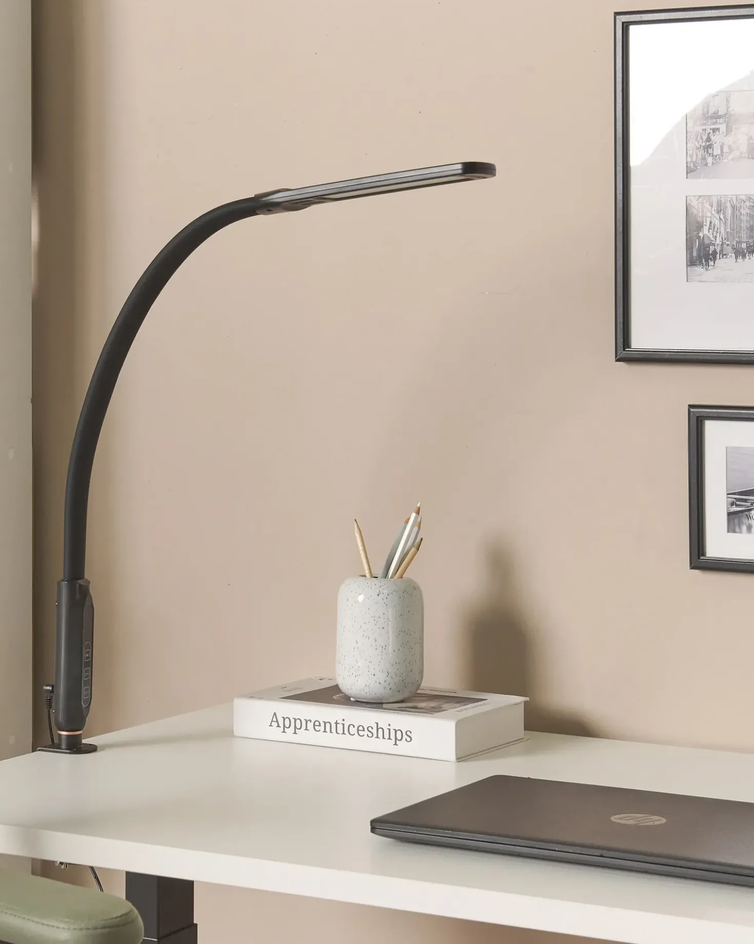 Lampada da terra con morsetto convertibile a LED APUS con telecomando con dimmer Metallo Nero