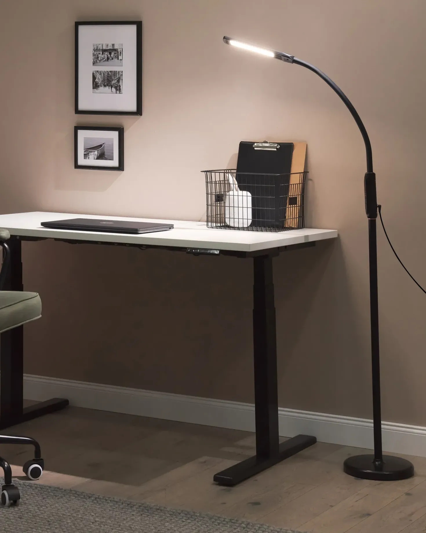 Lampada da terra con morsetto convertibile a LED APUS con telecomando con dimmer Metallo Nero
