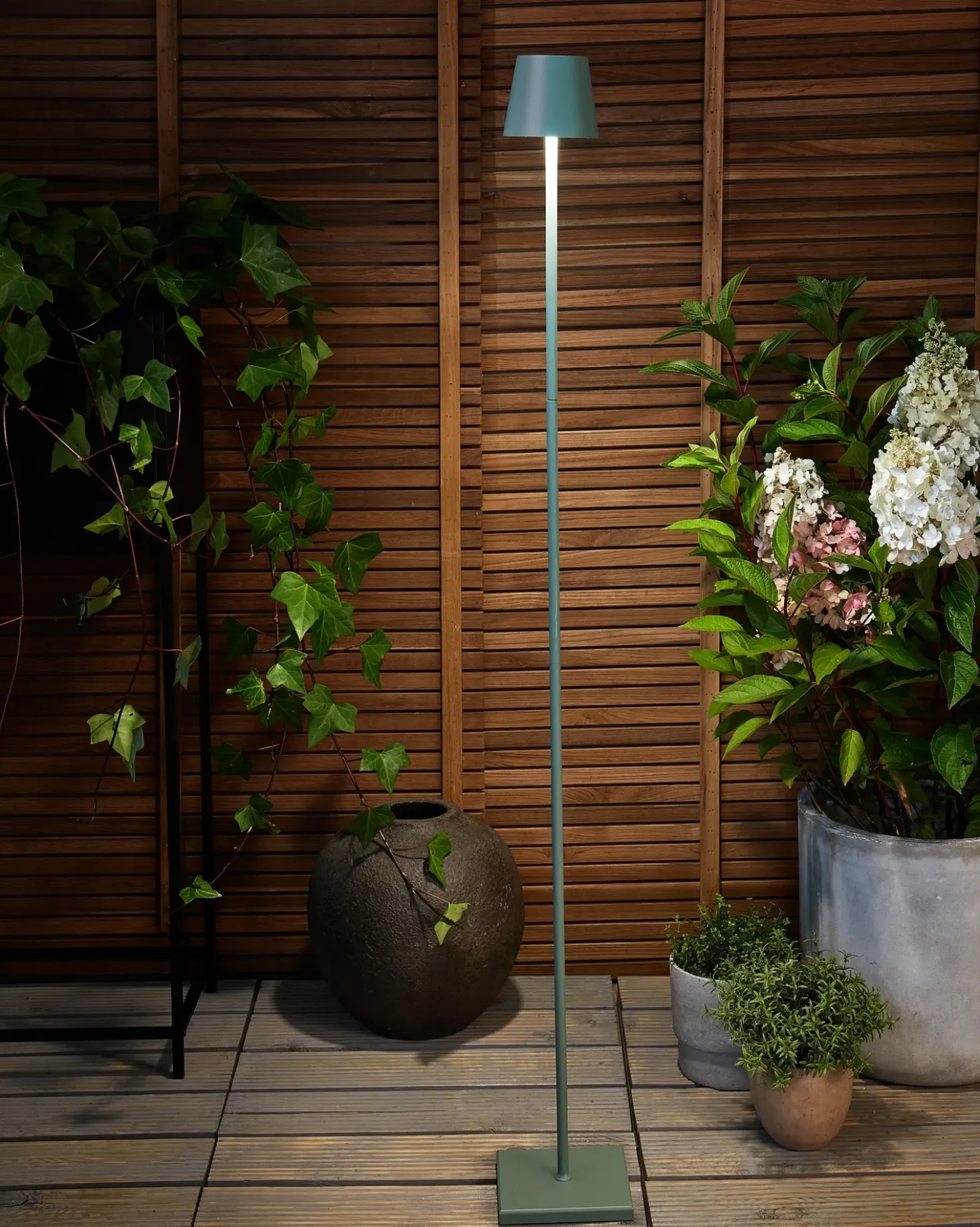 Lampada da terra senza fili a LED GAVARRESA con dimmer Metallo Verde