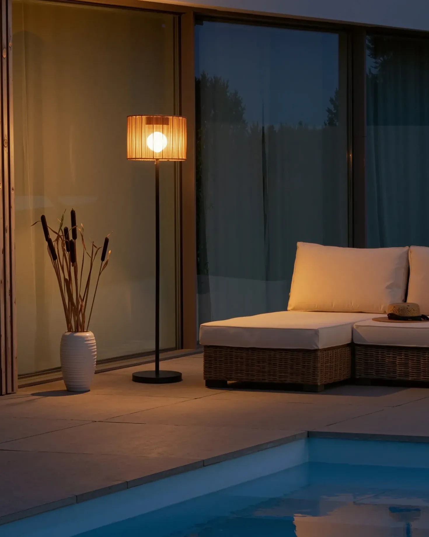 Lampada da terra solare a LED per esterni LUENA Marrone