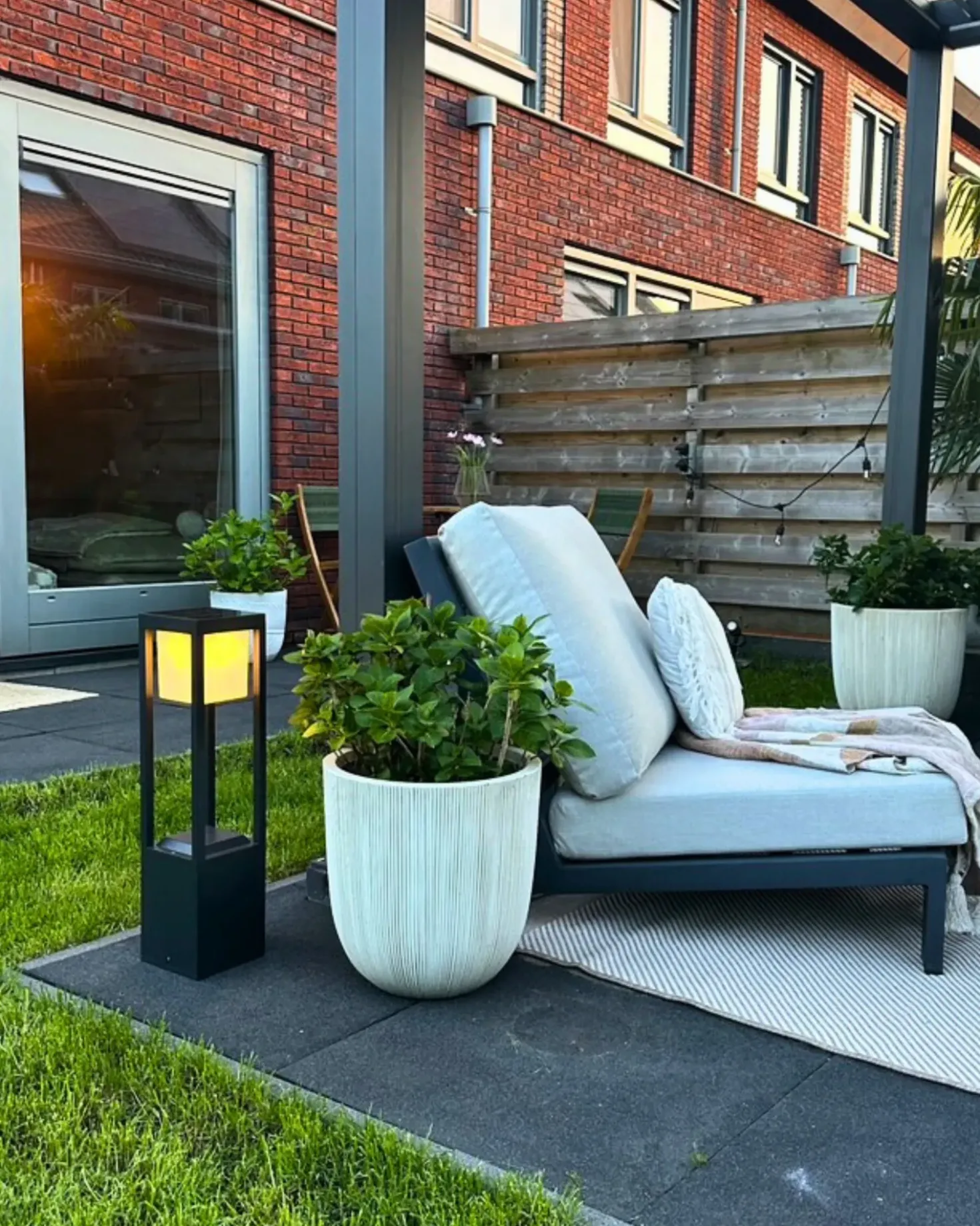 Lampione solare da giardino a LED LOON Nero