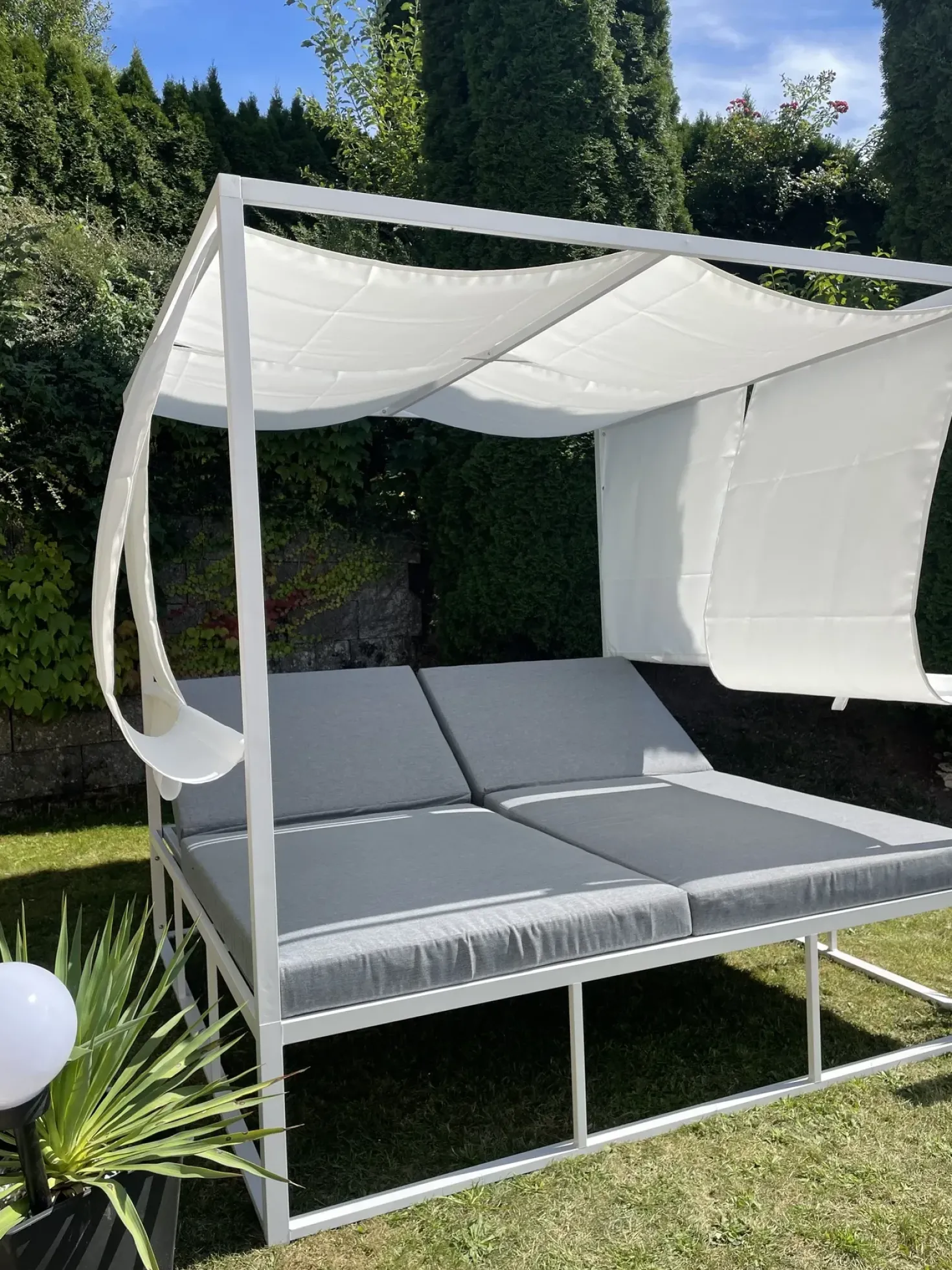 Lettino da giardino PALLANZA Metallo Bianco