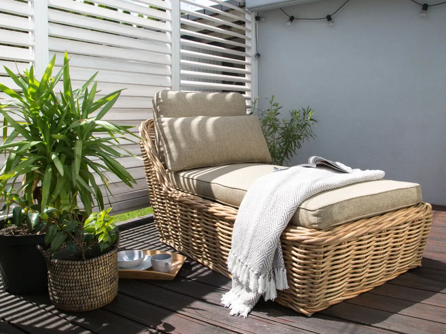 Lettino Prendisole con Cuscino BELSITO Rattan Naturale