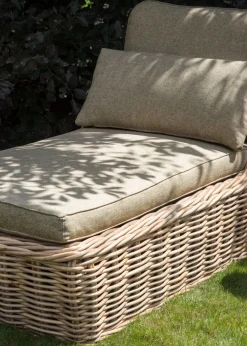 Lettino Prendisole con Cuscino BELSITO Rattan Naturale