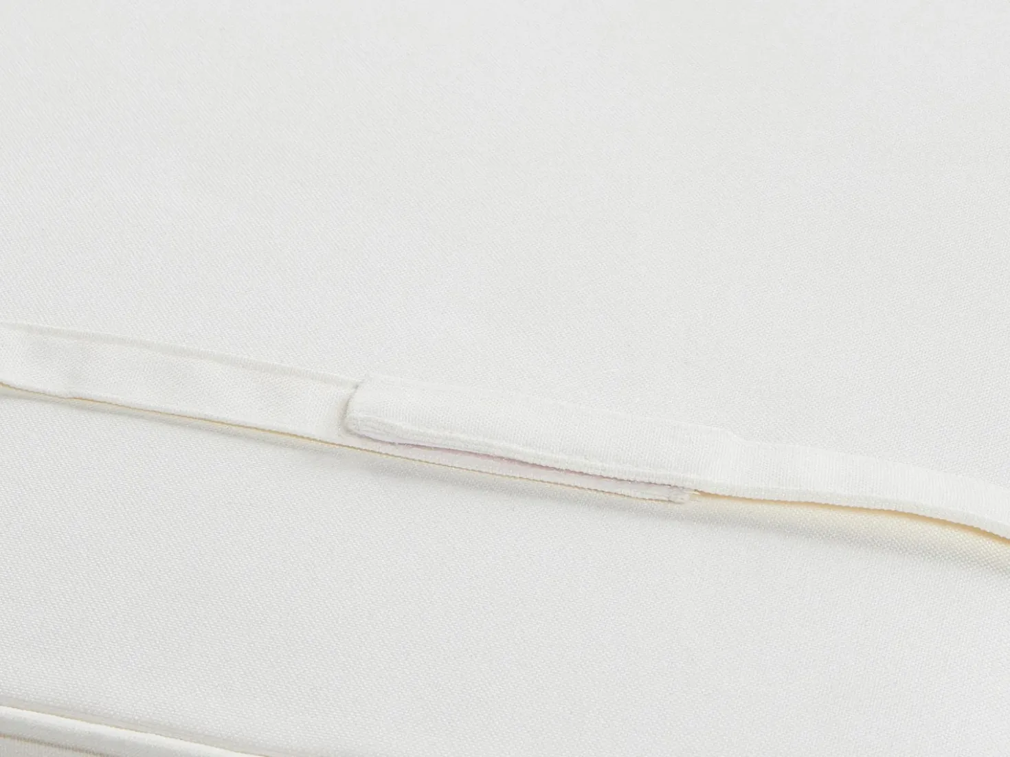 Lettino Prendisole con Cuscino AZZANELLO Legno d'acacia Bianco sporco