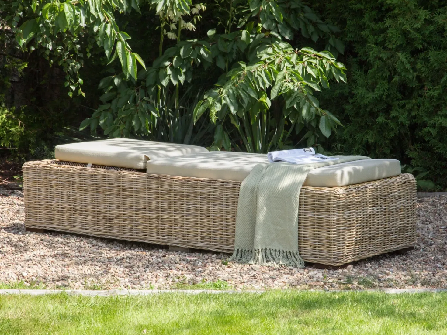 Lettino Prendisole con Cuscino PALESE Rattan Naturale