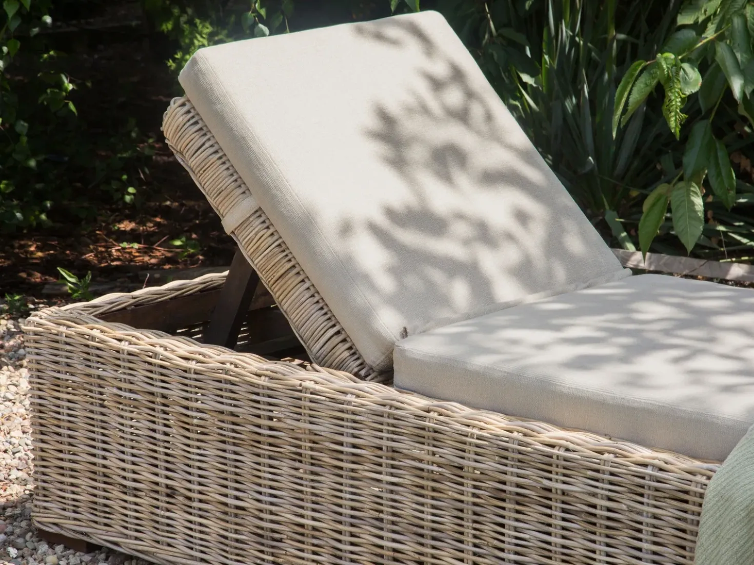 Lettino Prendisole con Cuscino PALESE Rattan Naturale