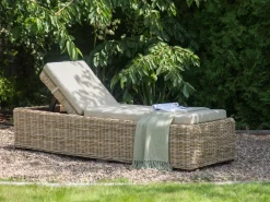 Lettino Prendisole con Cuscino PALESE Rattan Naturale