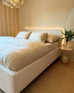 Letto Bouclé VALOGNES 180 x 200 cm Bianco sporco