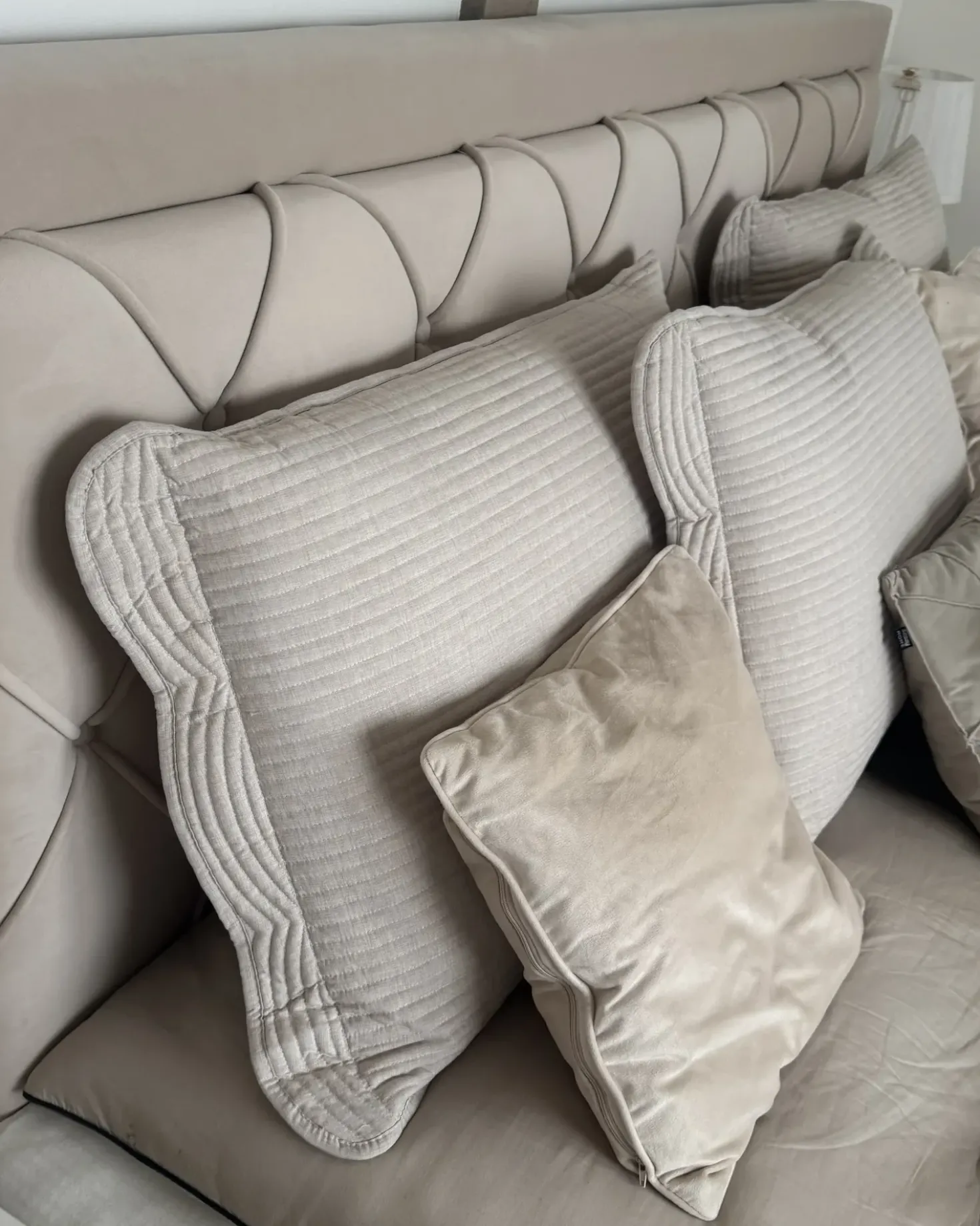 Letto con cassetti contenitori Velluto LIEVIN 180 x 200 cm Beige