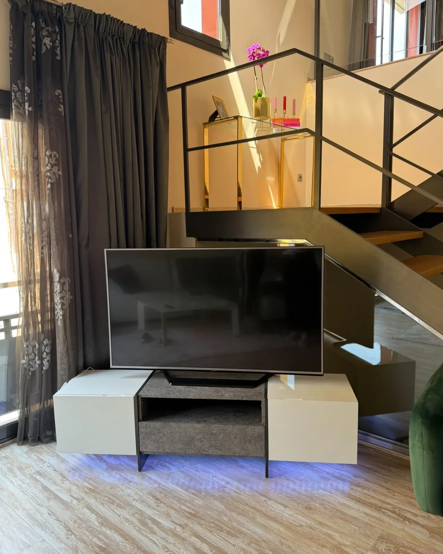 Mobile TV LED RUSSEL Grigio effetto cemento