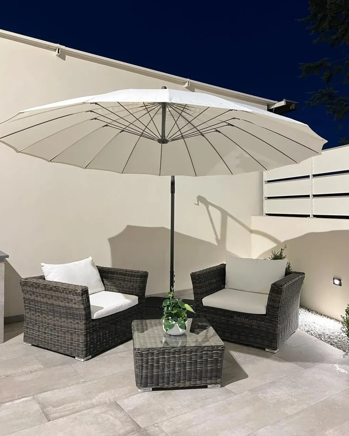 Ombrellone a sbalzo 268 cm CALABRIA II Beige chiaro