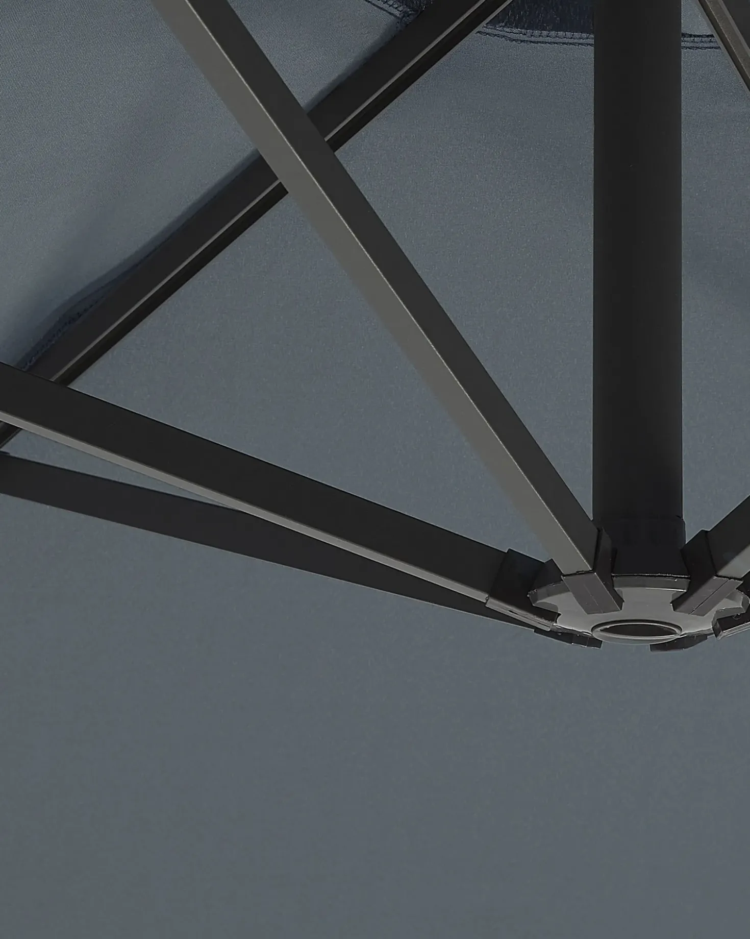 Ombrellone a sbalzo LED 285 cm CORVAL Grigio grafite