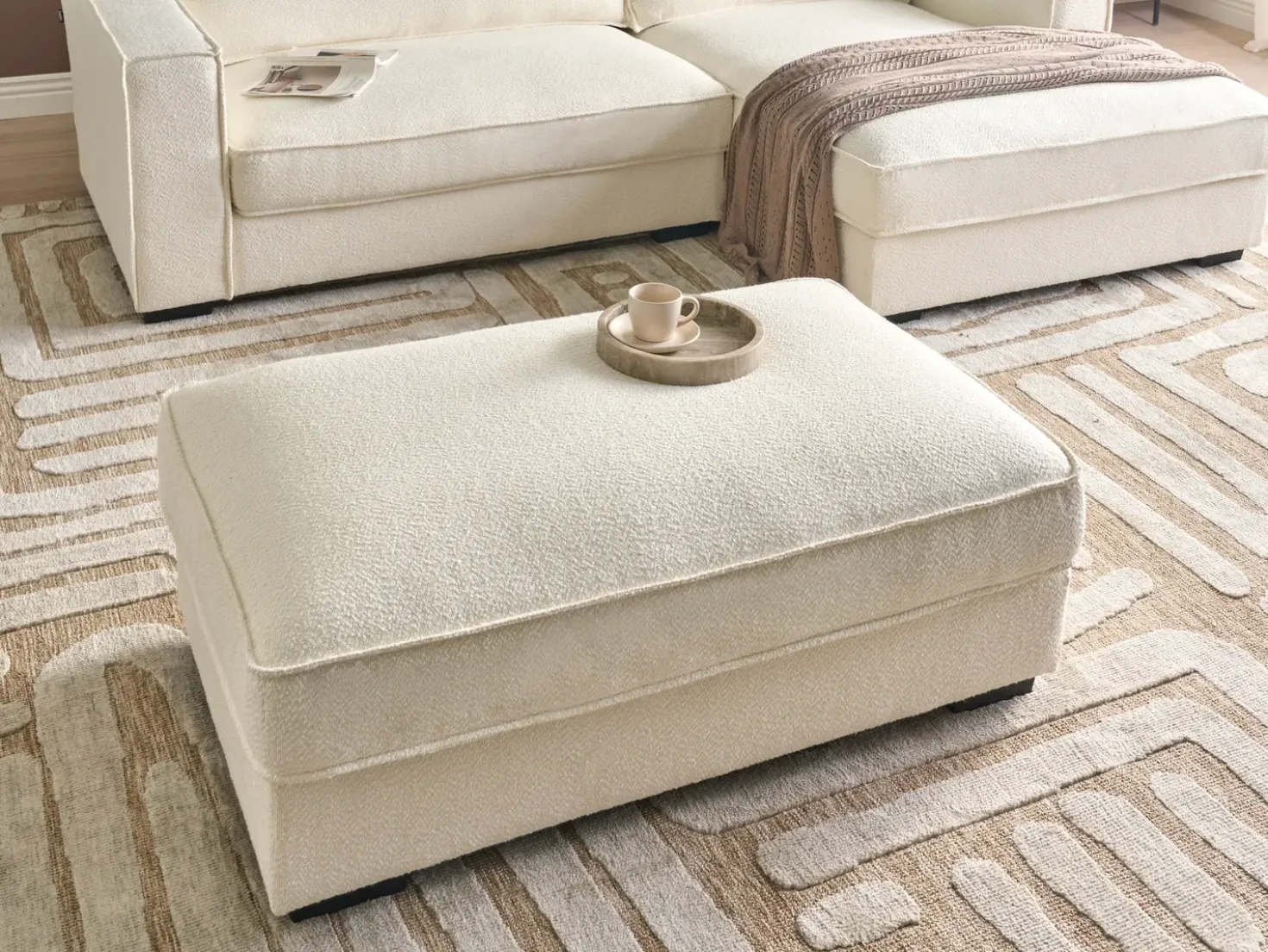 Ottomana RENDERS Bouclé Bianco sporco