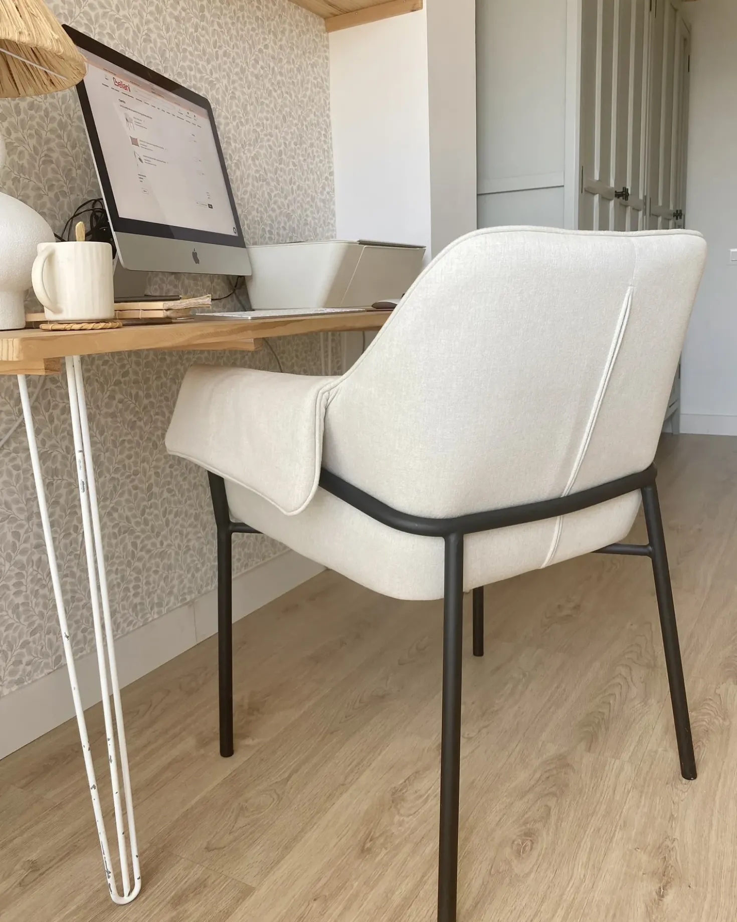 Poltrona ARLA Tessuto Beige chiaro