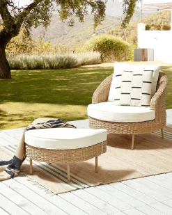 Poltrona da giardino con ottomana ARCILLE Rattan sintetico (PE) Naturale