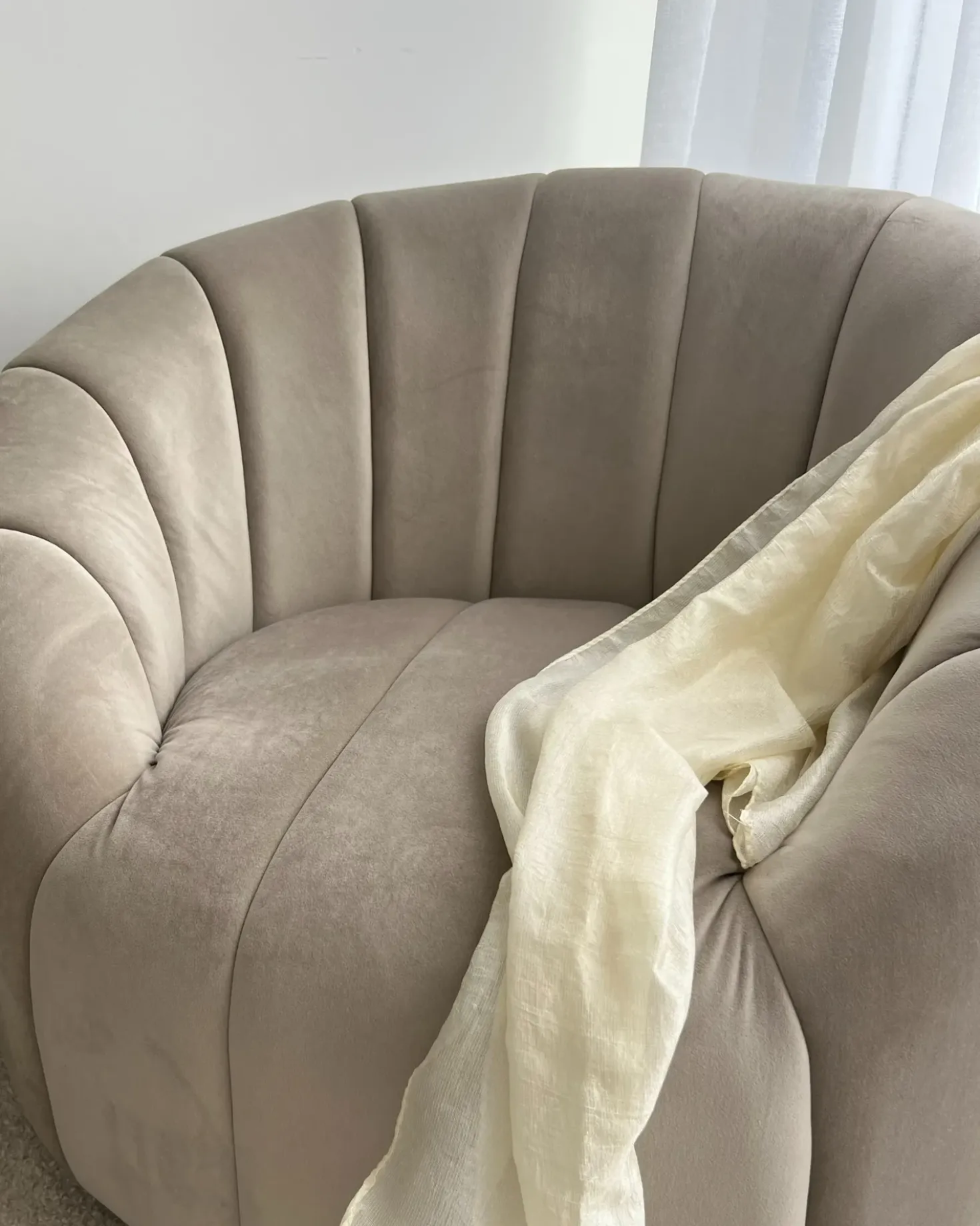 Poltrona MALUNG Velluto Beige