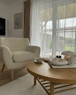 Poltrona MOTALA Tessuto Beige chiaro