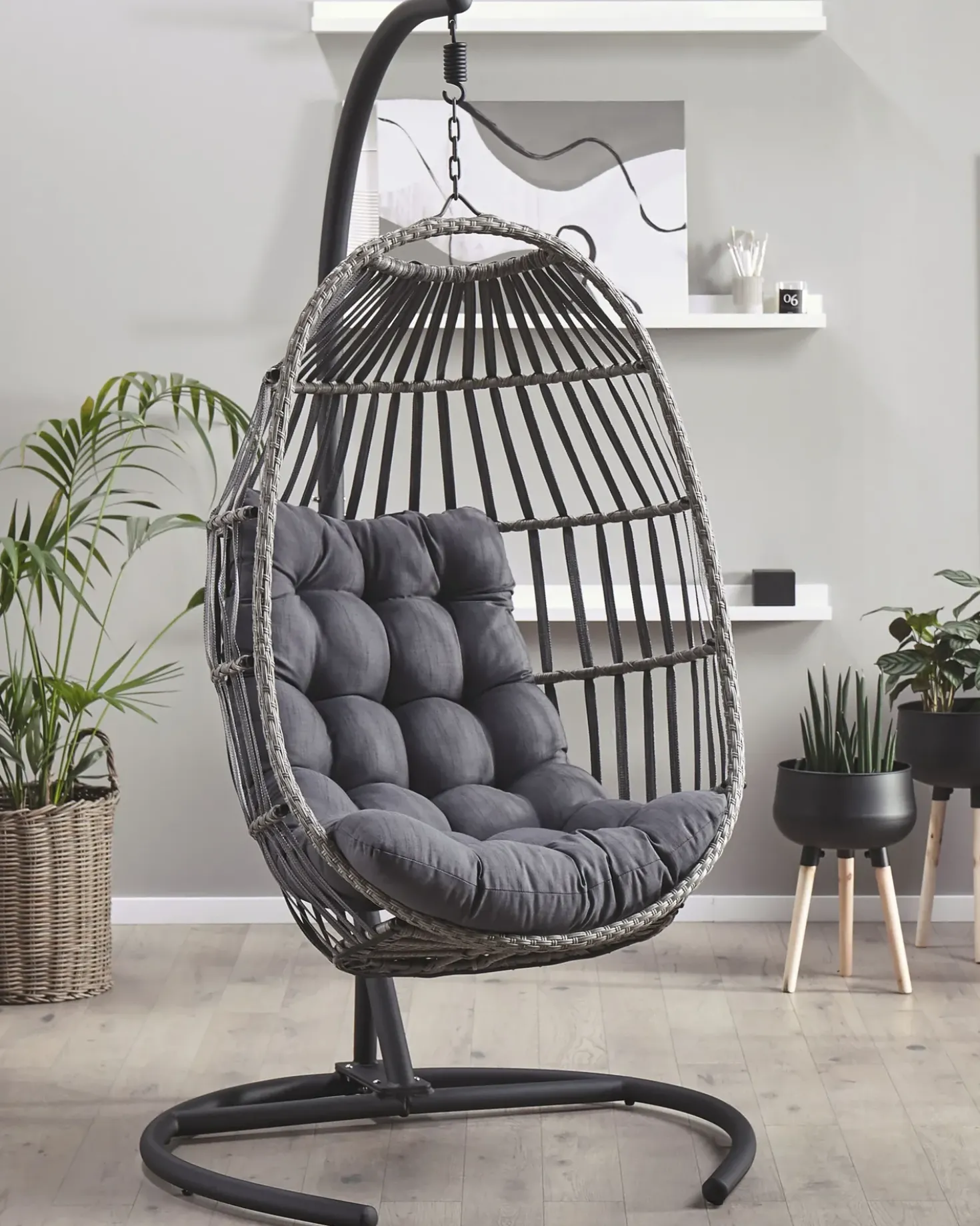 Poltrona sospesa con supporto da pavimento SESIA Rattan sintetico (PE) Grigio scuro
