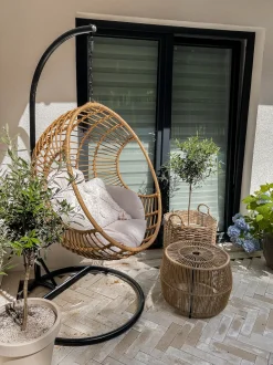 Poltrona sospesa con supporto da pavimento ASPIO Rattan sintetico (PE) Naturale